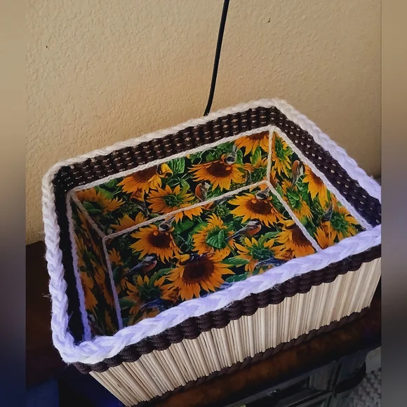 Basket organizer Storage & Organization